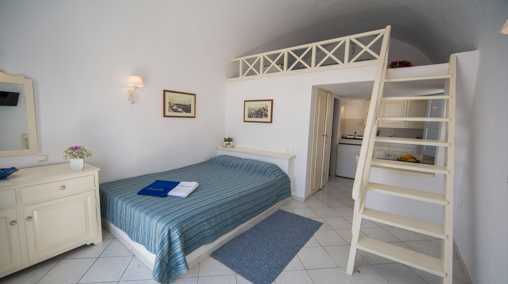 Oia Santorini Apartments for 2 or 3 persons