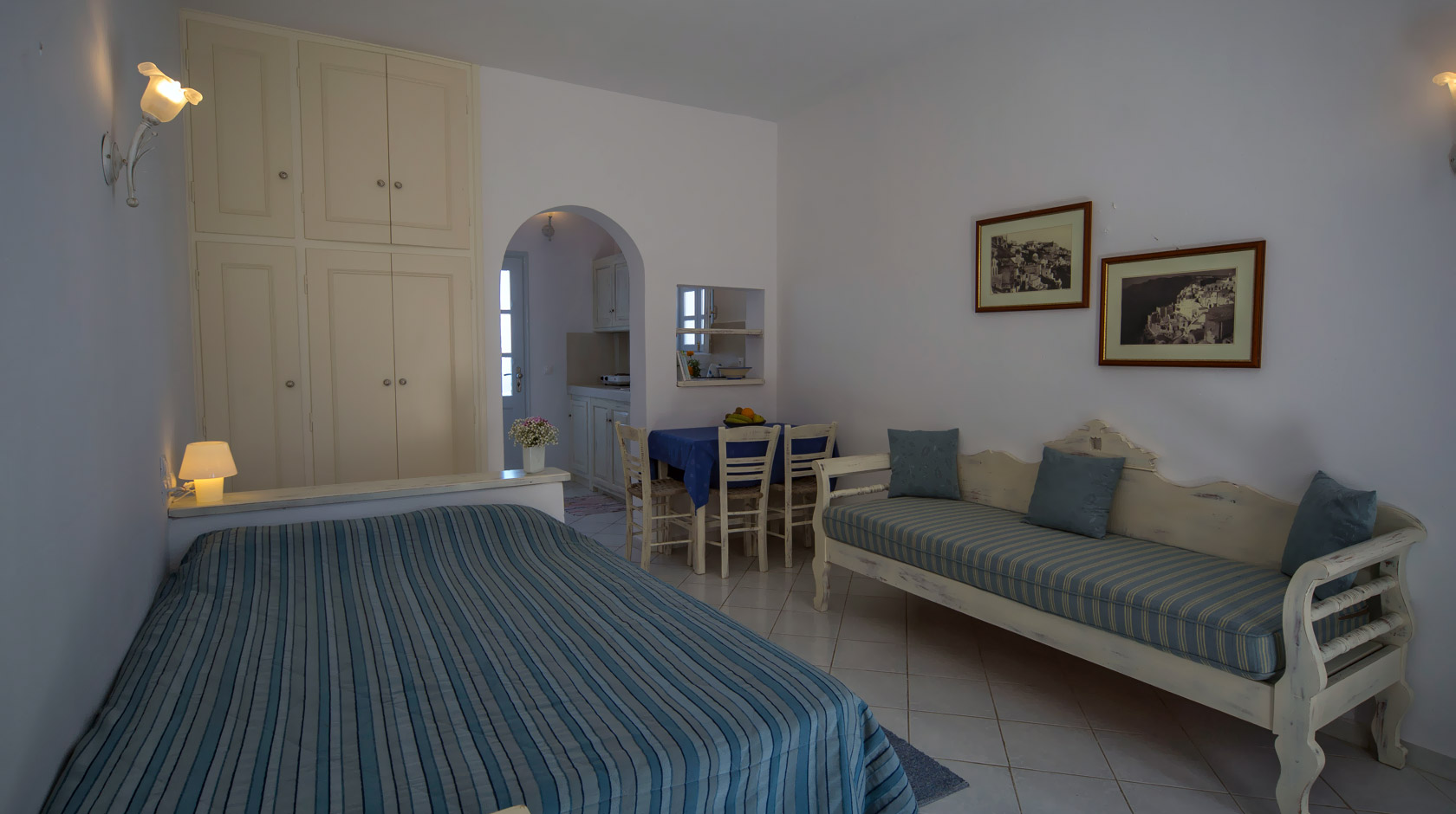 Oia Santorini Studios for 3 persons